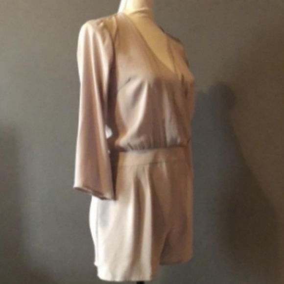 Forever 21 Cream Romper Size S Chiffon Cross Over - Picture 7 of 10